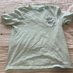 vineyard vines kids shirt! Has been worn, size small.